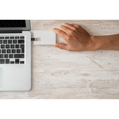USB v obliki kartice 2 GB